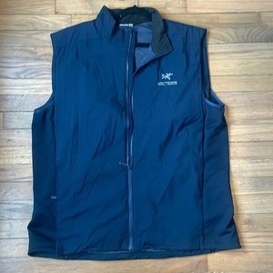 Arcteryx atom vest. Like new.  Navy. XXL